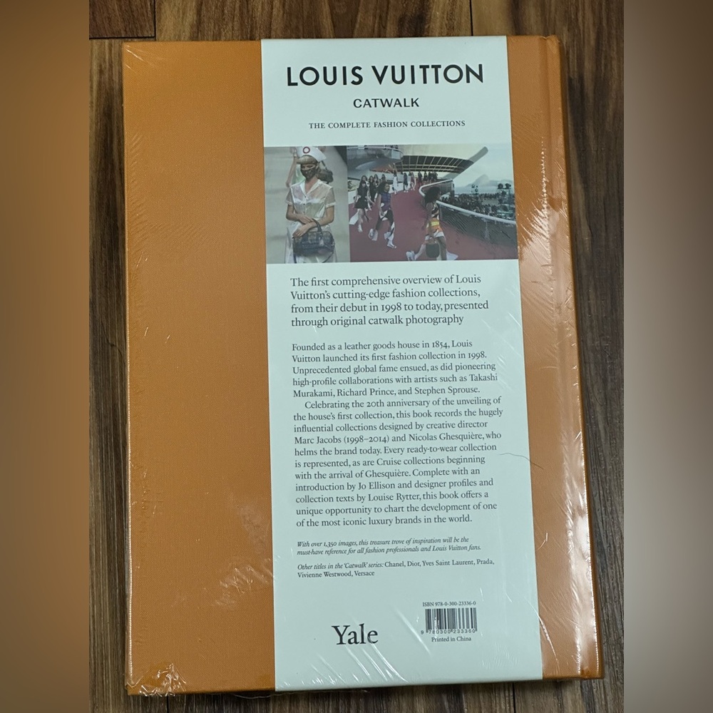 Sealed Louis Vuitton Catwalk Coffee Table/Collectors Book - Picture 3 of 8